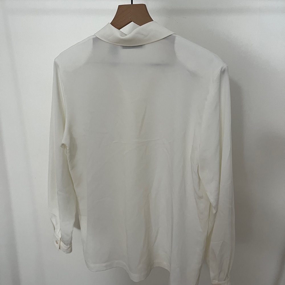 Vintage Chaus White Silky Blouse with Peter Pan Collar detail - Picture 5 of 7